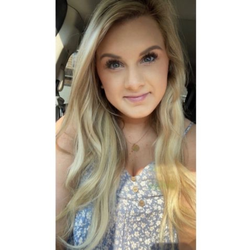Meet your Posher, Lanie